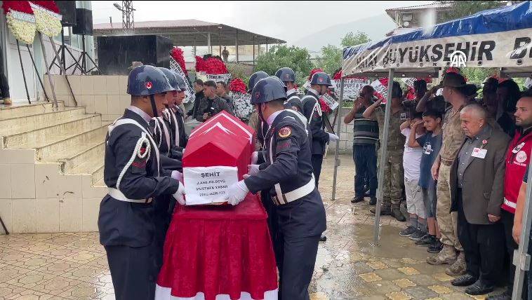 Şehide son veda! Memleketinde son yolculuğuna uğurlandı 14